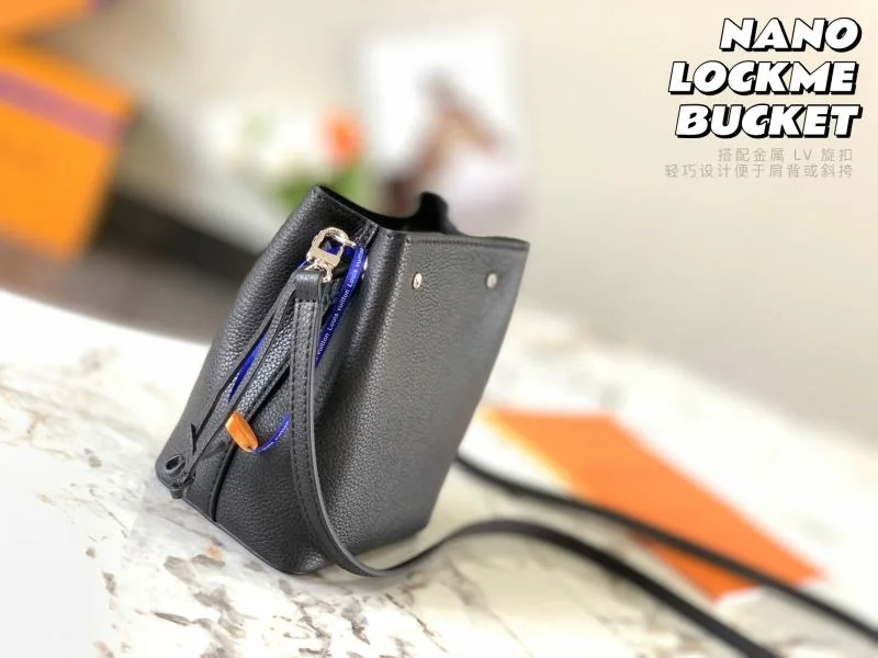 Compact Louis Vuitton Bucket Bags 40137