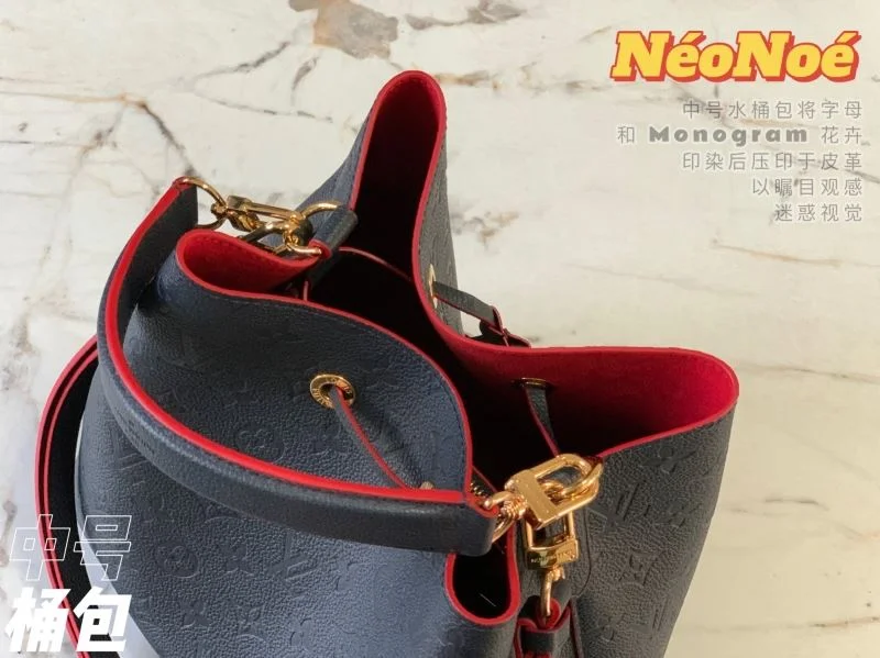 RelaxedFit Louis Vuitton Bucket Bags 40149