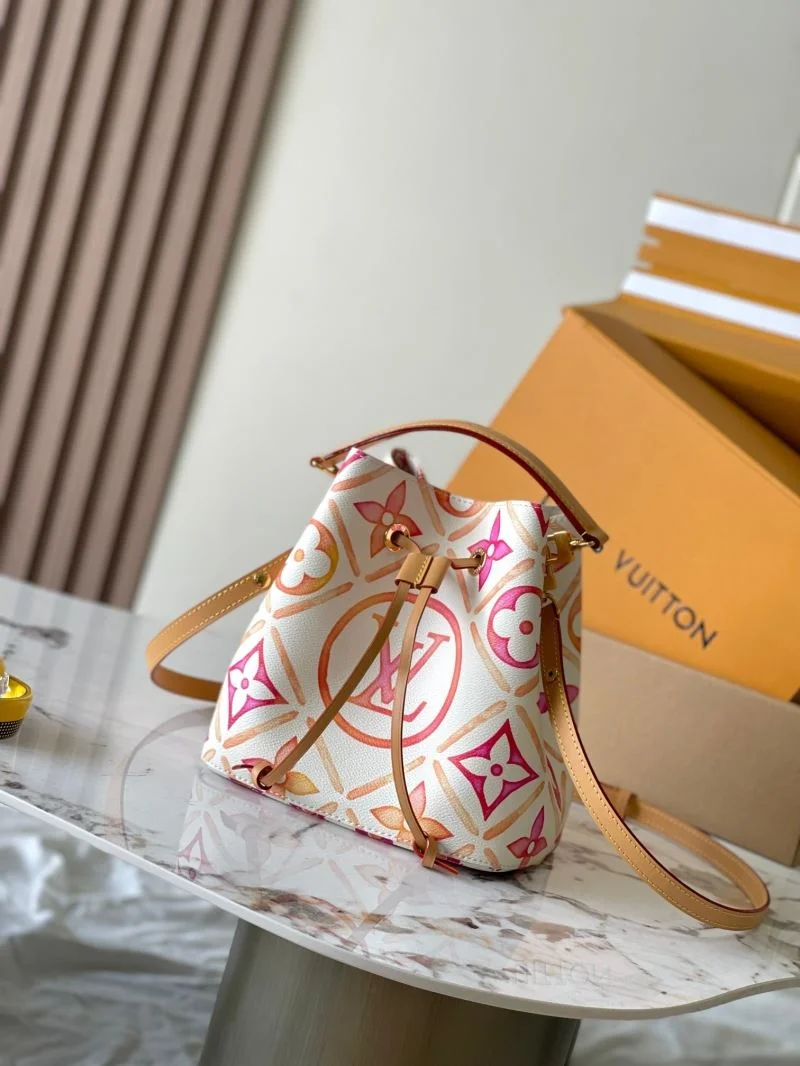 Resilient Louis Vuitton Bucket Bags 40134