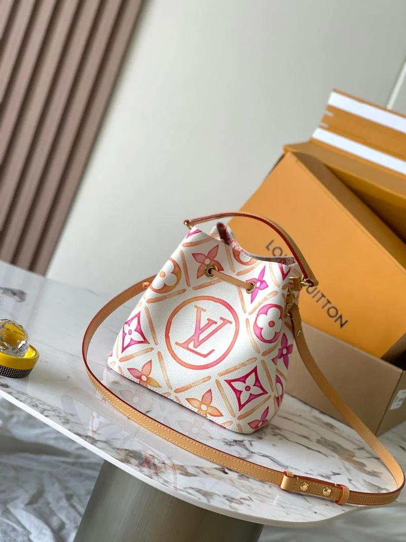 Resilient Louis Vuitton Bucket Bags 40134