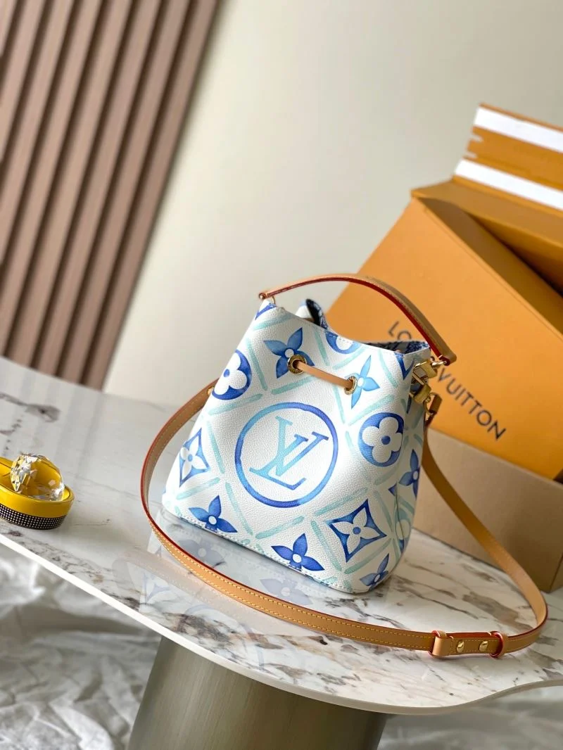 SmoothTexture Louis Vuitton Bucket Bags 40132