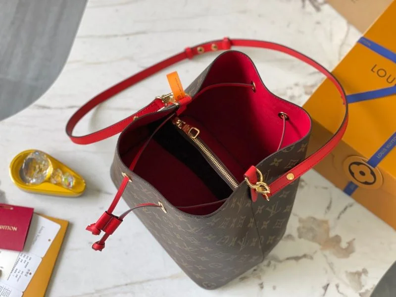 ModernLook Louis Vuitton Bucket Bags 40206