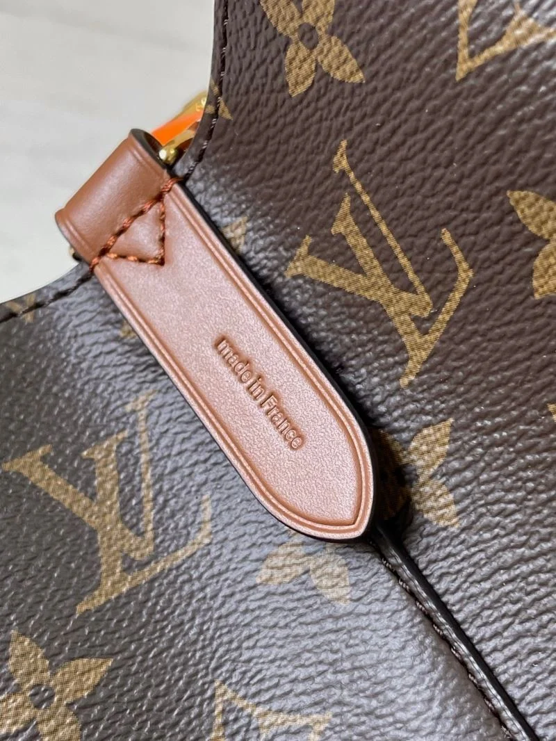 Louis Vuitton Bucket Bags UrbanChic 40129