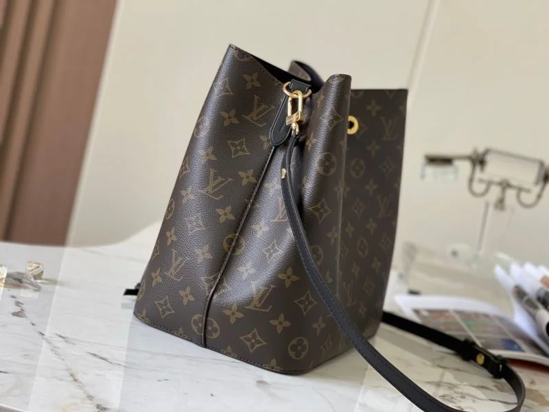 WeatherProof Louis Vuitton Bucket Bags 40125