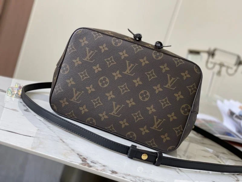 WeatherProof Louis Vuitton Bucket Bags 40125