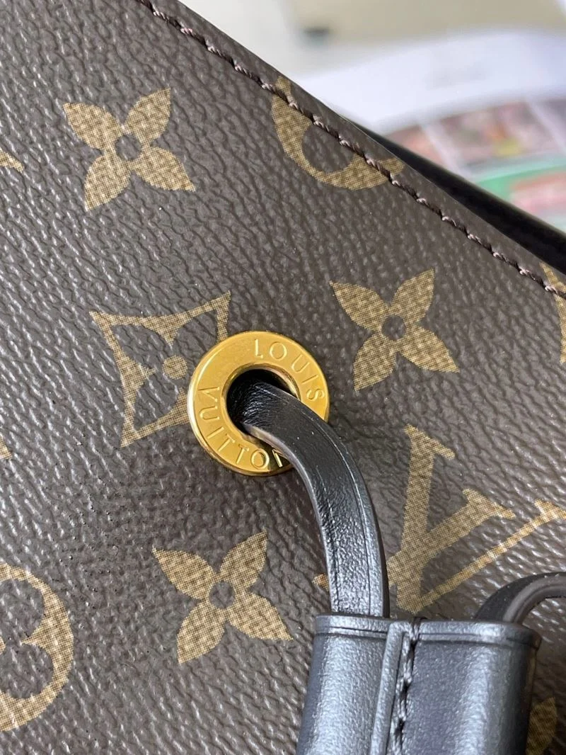 WeatherProof Louis Vuitton Bucket Bags 40125