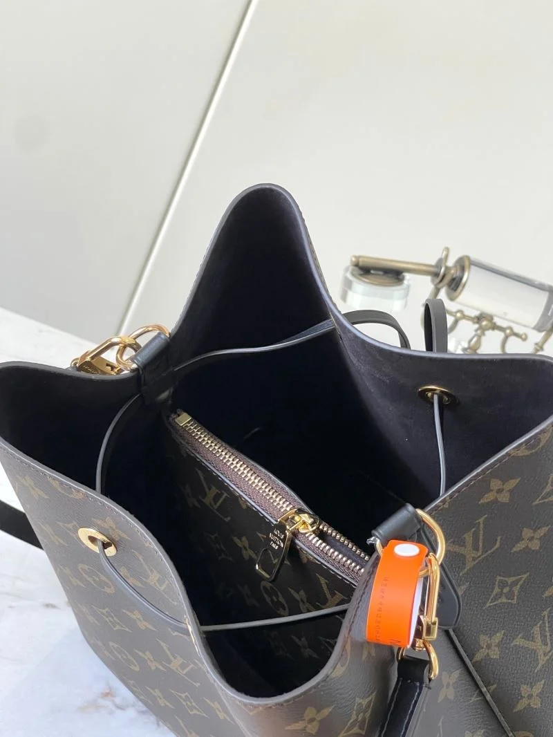 WeatherProof Louis Vuitton Bucket Bags 40125