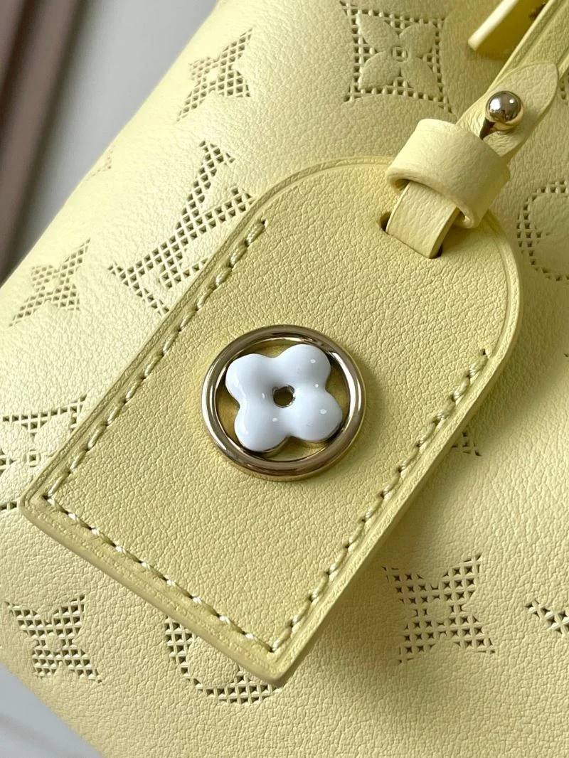 Sleek Louis Vuitton Bucket Bags 40201