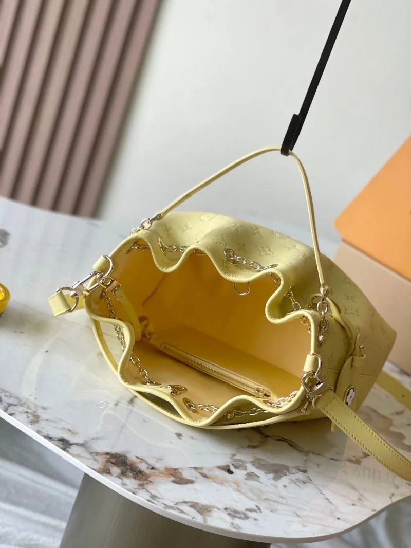 Sleek Louis Vuitton Bucket Bags 40201