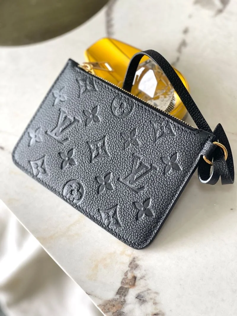 Minimalist Louis Vuitton Bucket Bags 40116