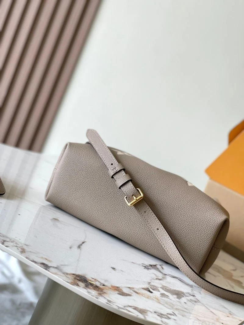 Seasonal Louis Vuitton Bucket Bags 40114