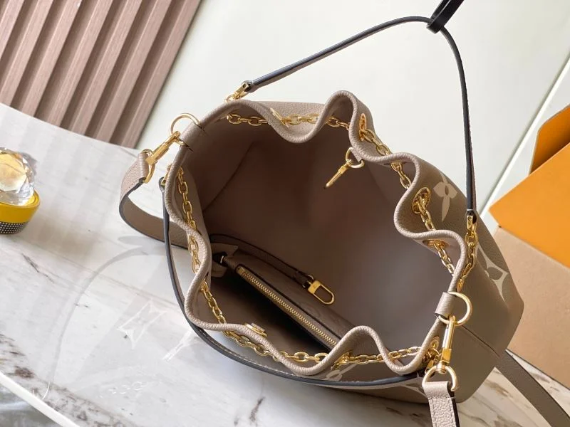 Seasonal Louis Vuitton Bucket Bags 40114