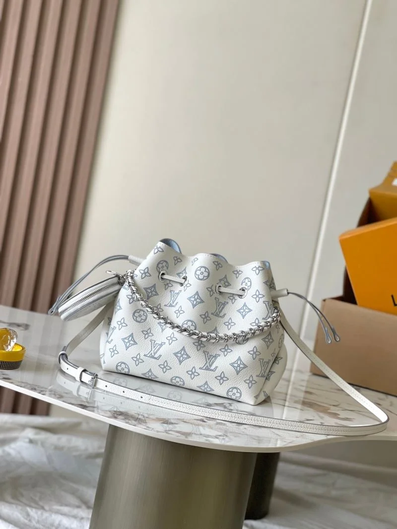 Versatile Louis Vuitton Bucket Bags 40120