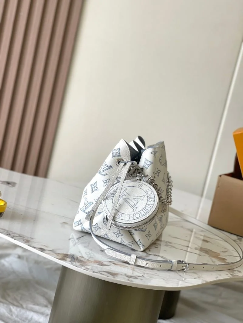 Versatile Louis Vuitton Bucket Bags 40120