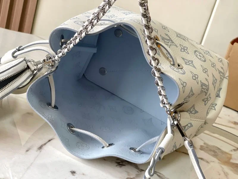 Versatile Louis Vuitton Bucket Bags 40120