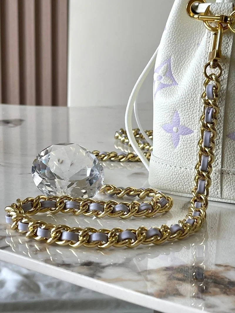 Louis Vuitton Bucket Bags Lightweight 40154