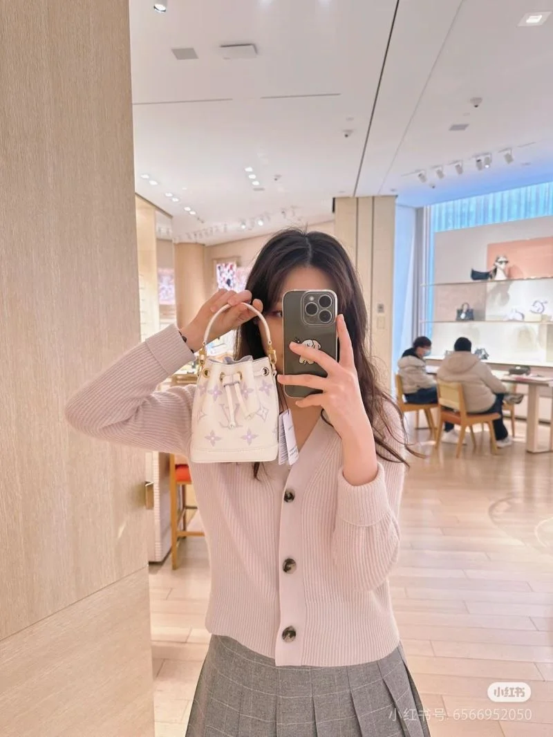 Louis Vuitton Bucket Bags Lightweight 40154