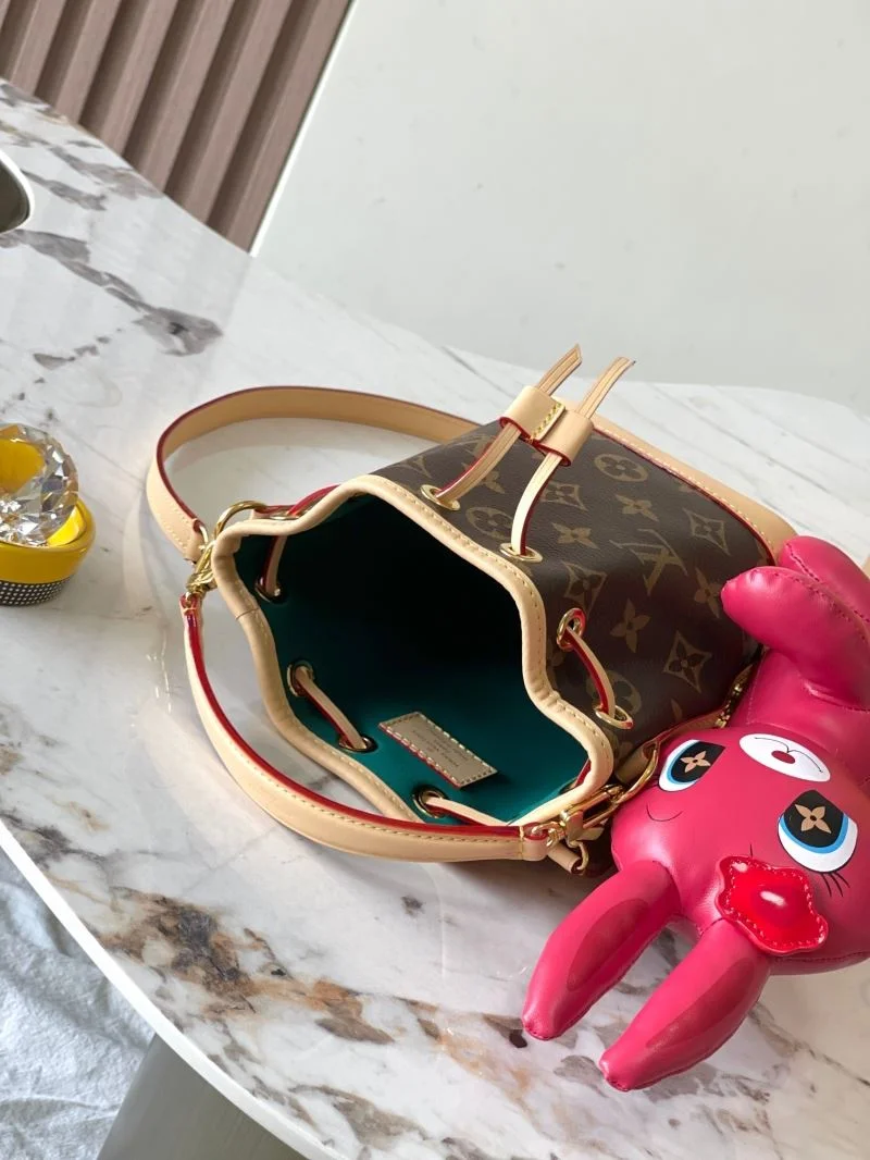 Trendy Louis Vuitton Bucket Bags 40127