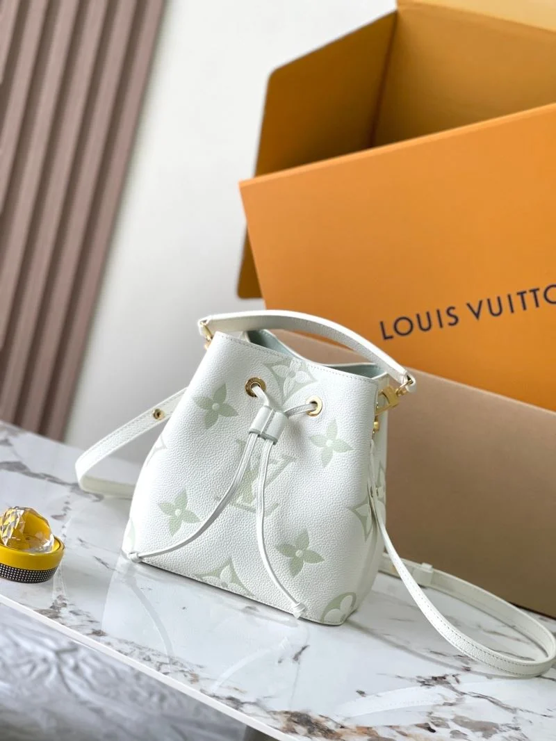 EyeCatching Louis Vuitton Bucket Bags 40159