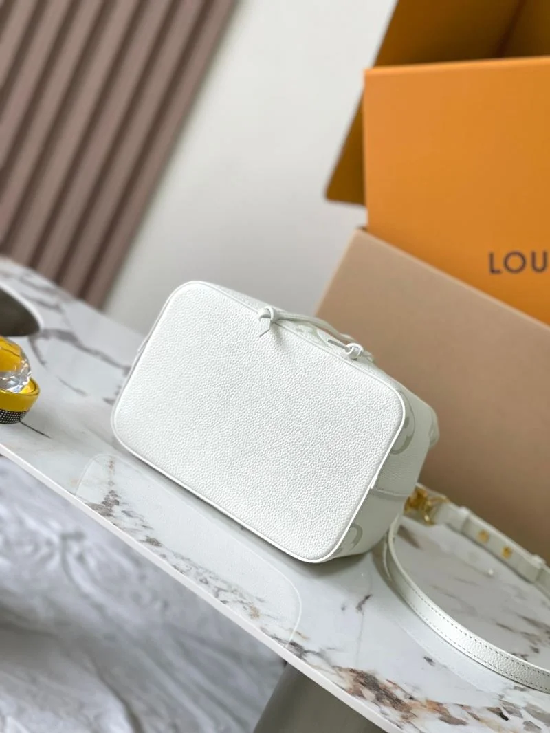 EyeCatching Louis Vuitton Bucket Bags 40159