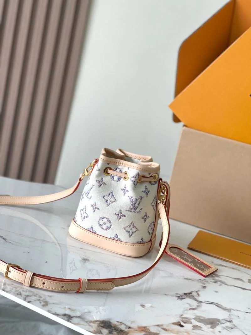 Unisex Louis Vuitton Bucket Bags 40141