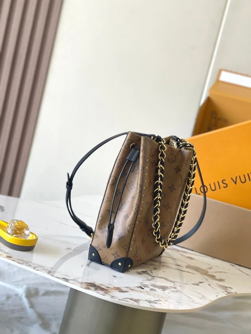 EyeCatching Louis Vuitton Bucket Bags 40113