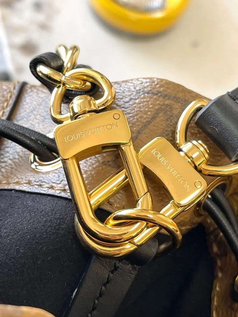 EyeCatching Louis Vuitton Bucket Bags 40113