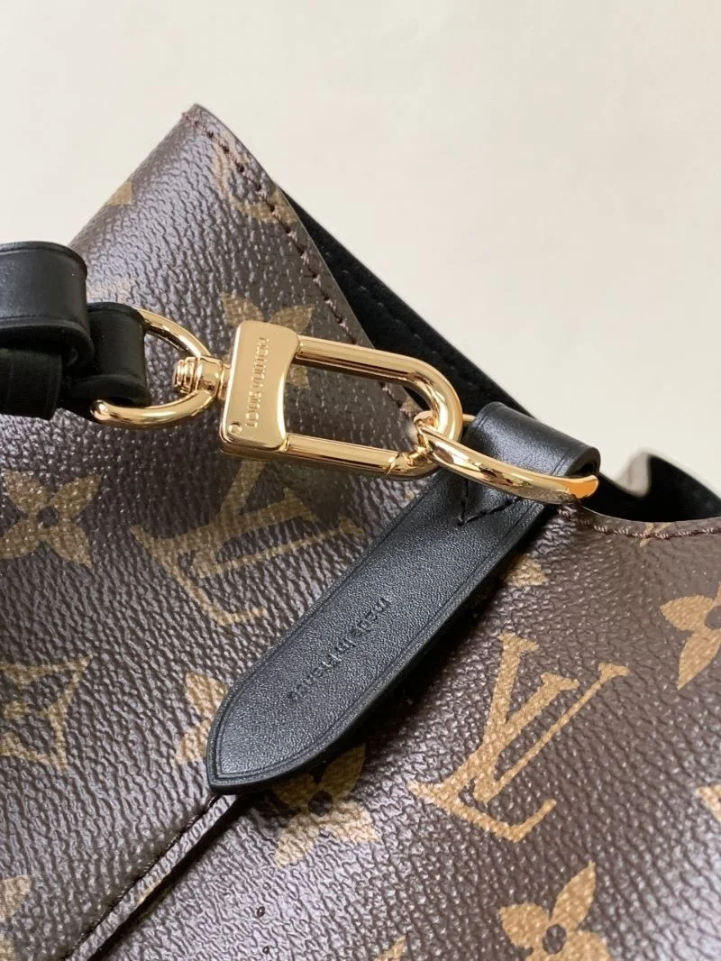 Louis Vuitton Bucket Bags MultiPurpose 40110