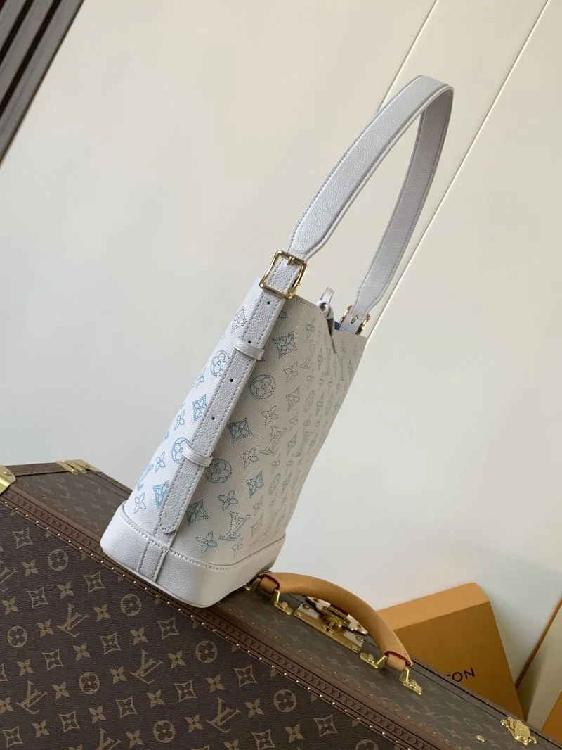 Louis Vuitton Bucket Bags Effortless 39273