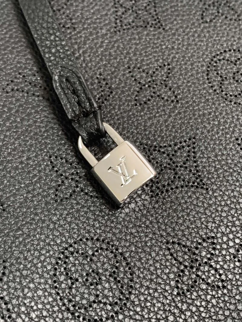 Packable Louis Vuitton Bucket Bags 39271