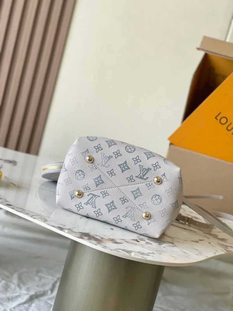 Casual Louis Vuitton Bucket Bags 38908