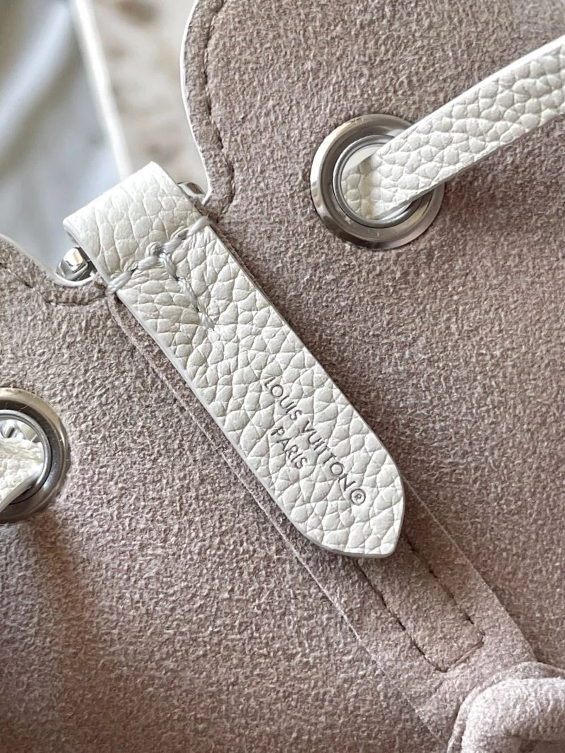 Vibrant Louis Vuitton Bucket Bags 38927