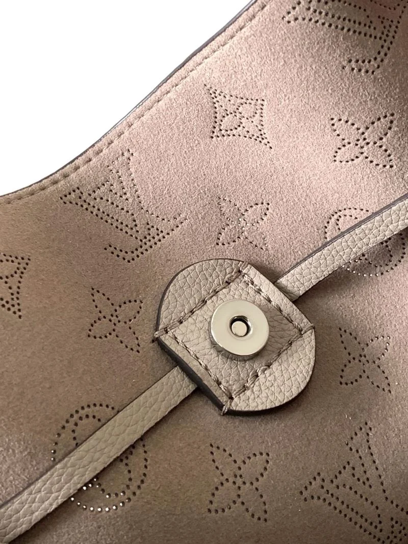Fashionable Louis Vuitton Bucket Bags 38903
