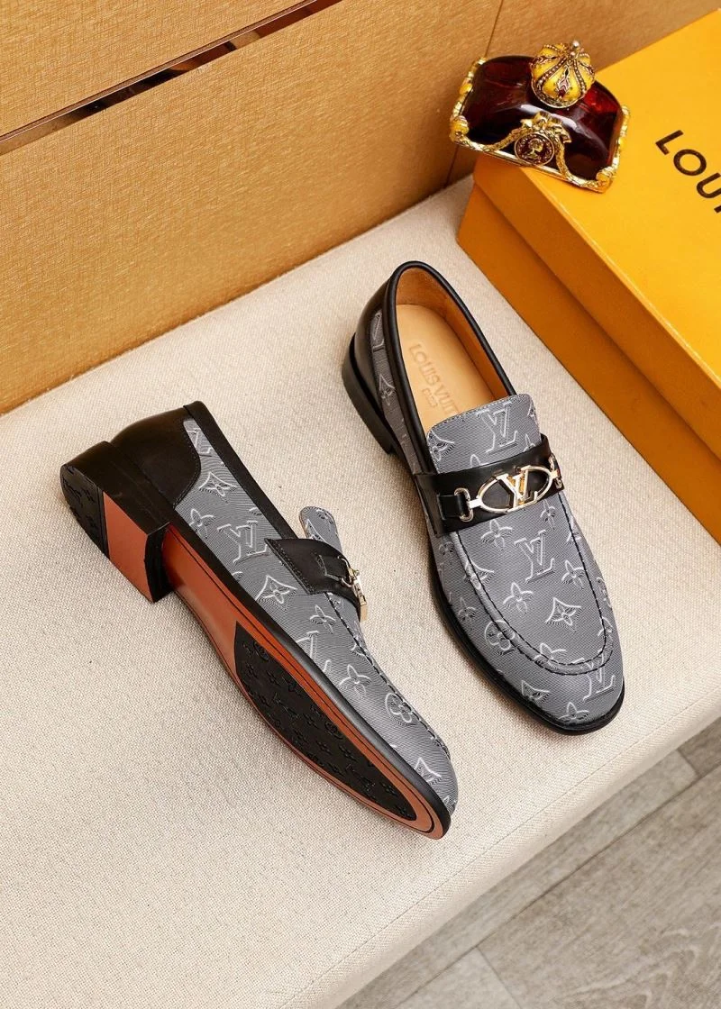 Unisex Louis Vuitton Business Shoes 30855