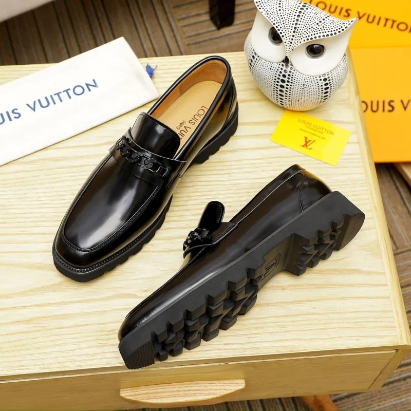 Louis Vuitton Business Shoes Sleek 30843