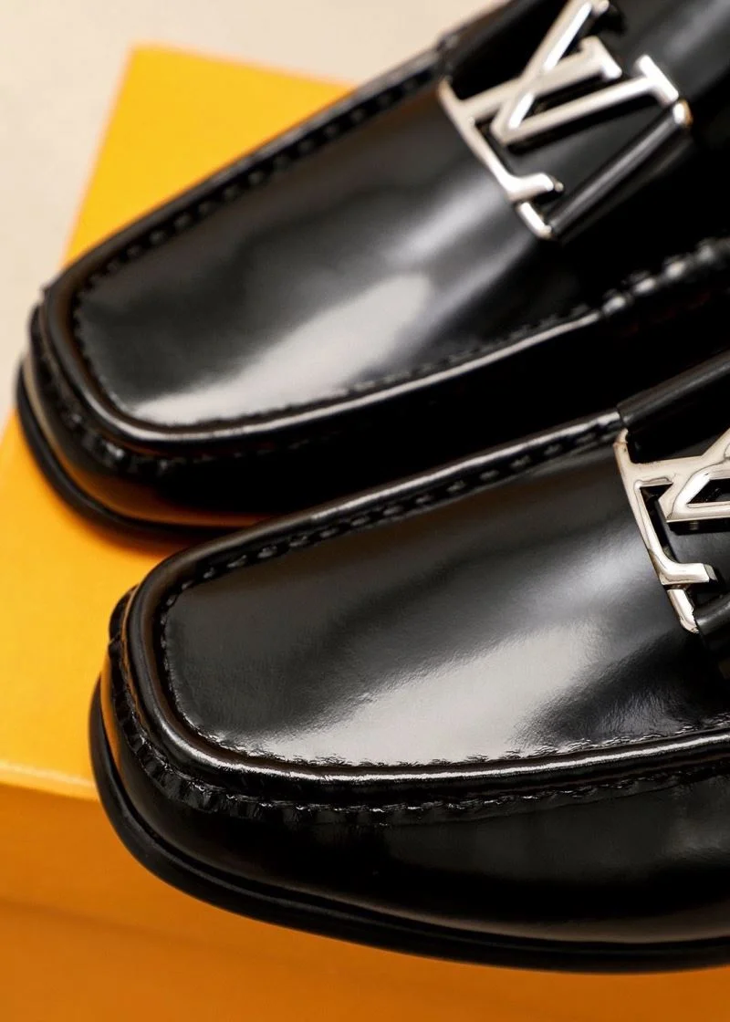 Louis Vuitton Business Shoes Sporty 33134