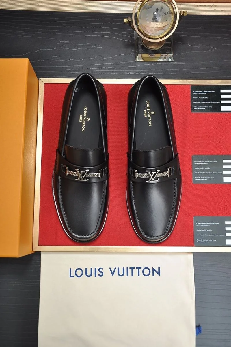 Louis Vuitton Business Shoes Versatile 33111
