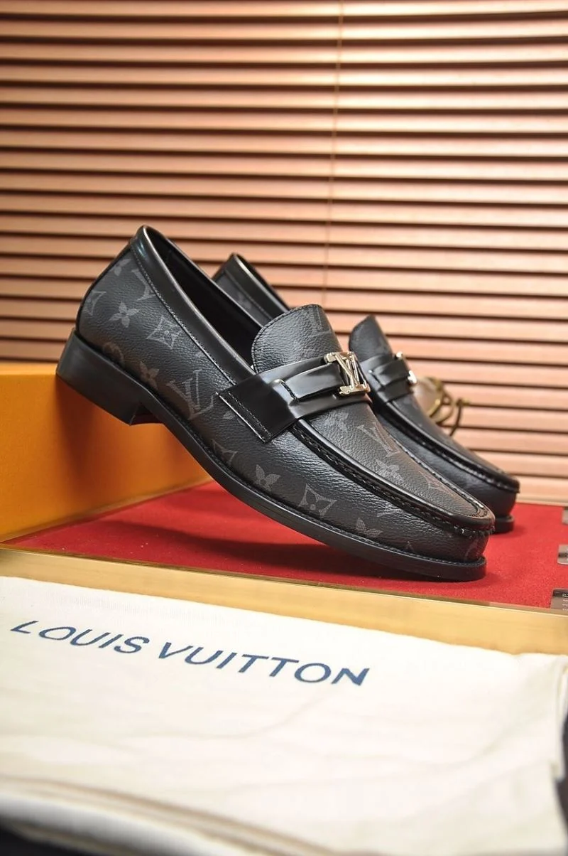 Elegant Louis Vuitton Business Shoes 33097