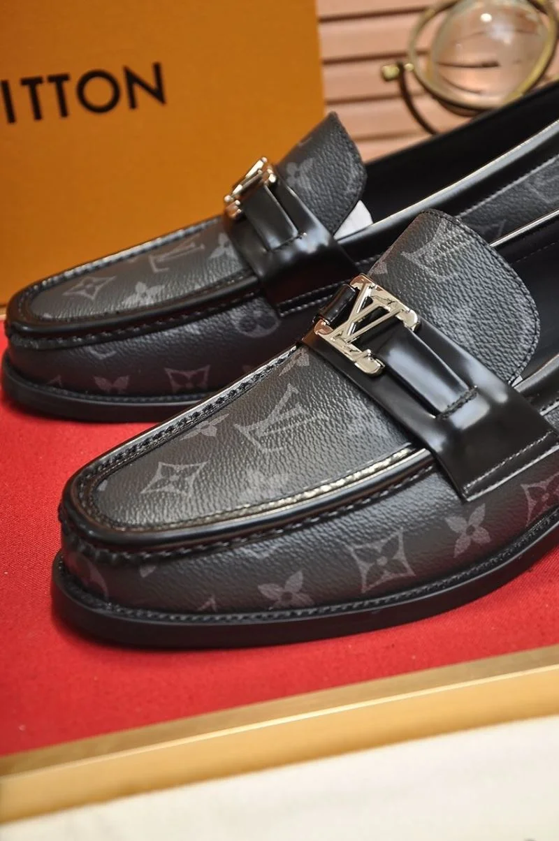 Elegant Louis Vuitton Business Shoes 33097
