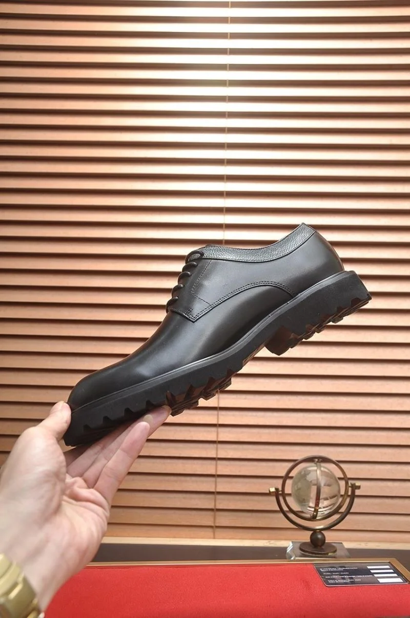 Vibrant Louis Vuitton Business Shoes 33061