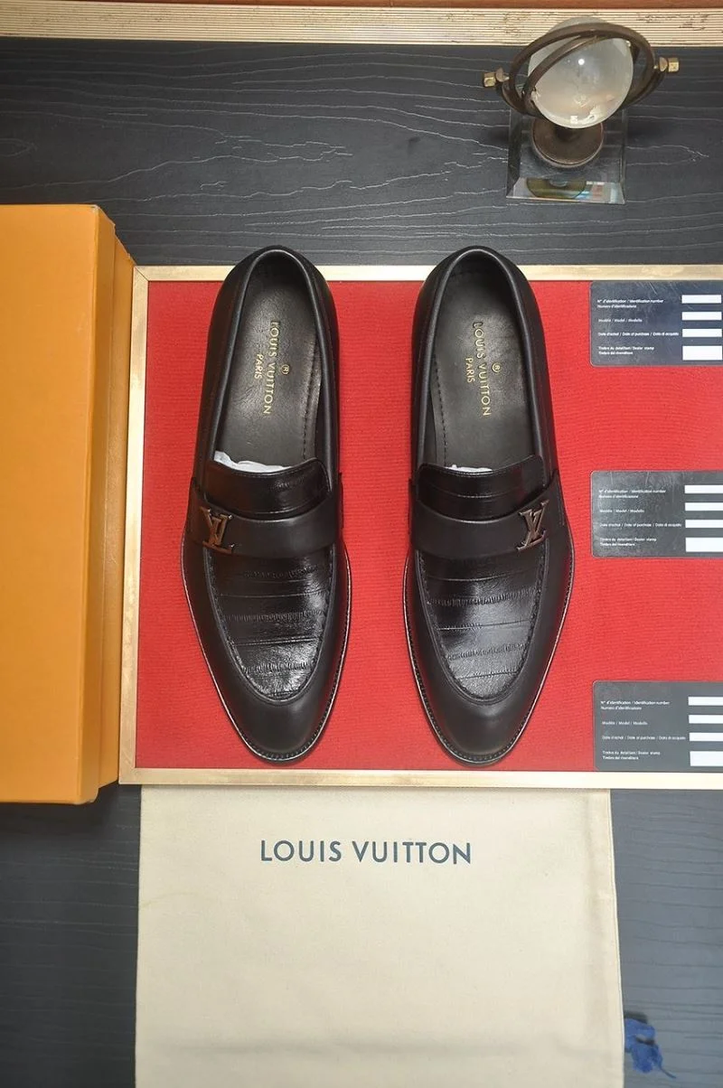 Sustainable Louis Vuitton Business Shoes 33003