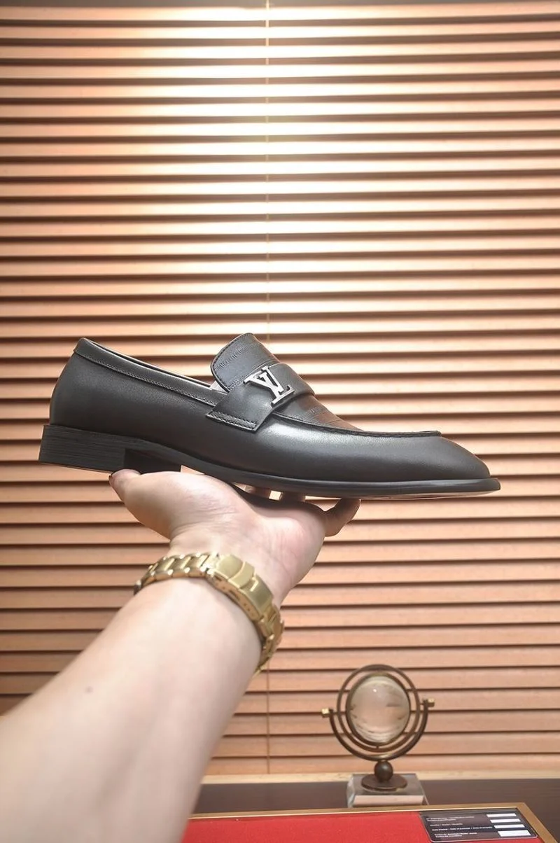 Sustainable Louis Vuitton Business Shoes 33003
