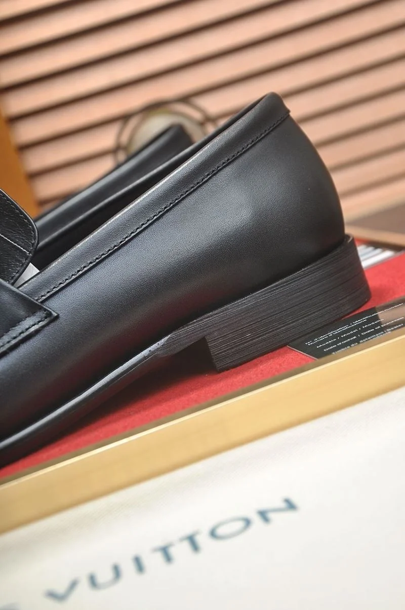 Sustainable Louis Vuitton Business Shoes 33003