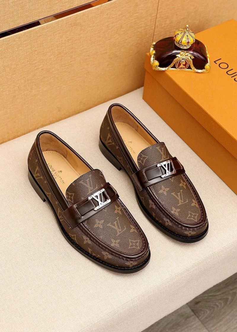Bright Louis Vuitton Business Shoes 33018