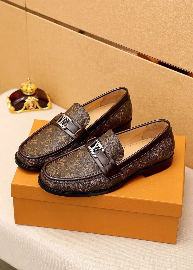 Bright Louis Vuitton Business Shoes 33018