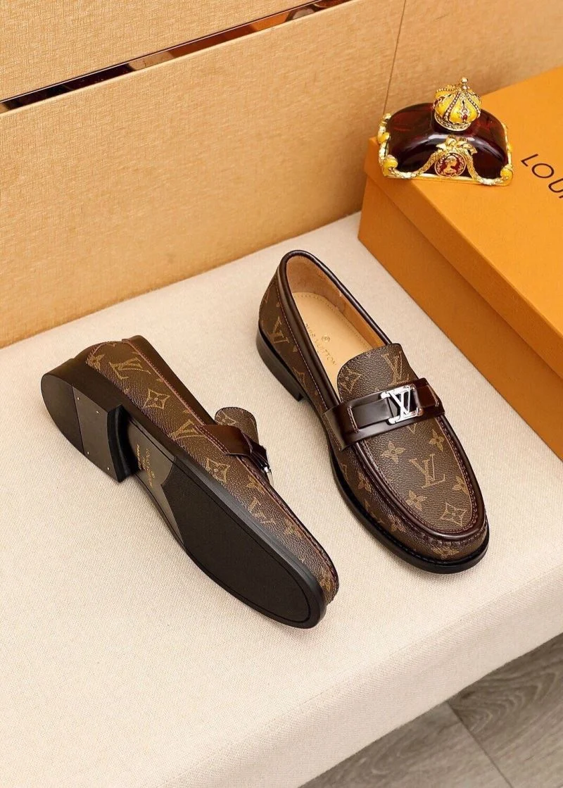 Bright Louis Vuitton Business Shoes 33018