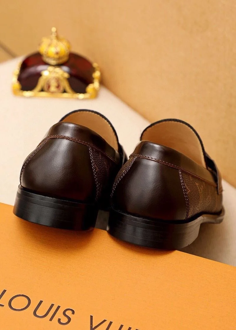 Bright Louis Vuitton Business Shoes 33018