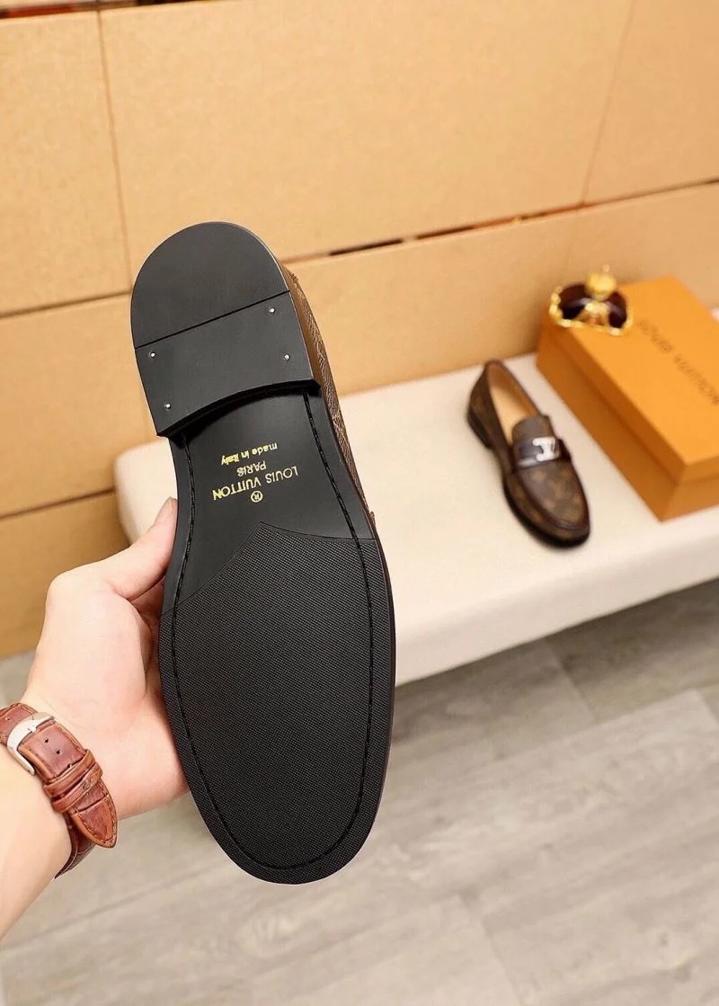 Bright Louis Vuitton Business Shoes 33018