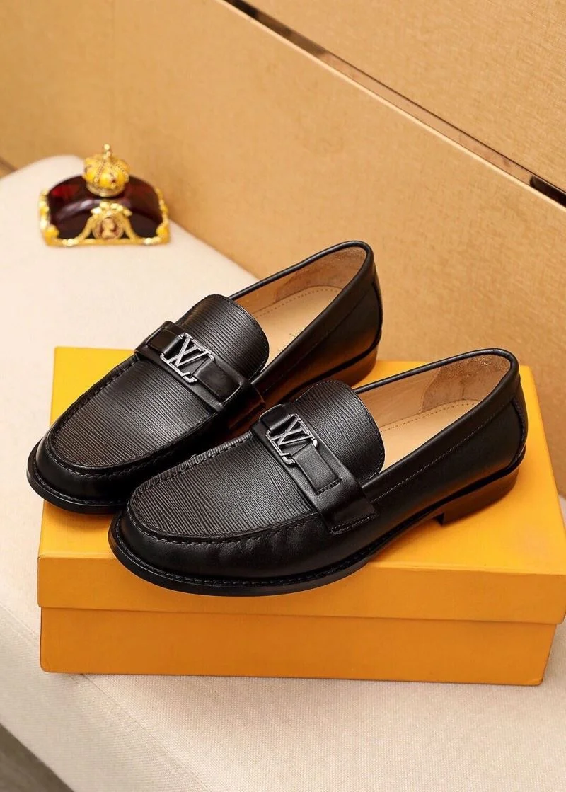Sporty Louis Vuitton Business Shoes 32990