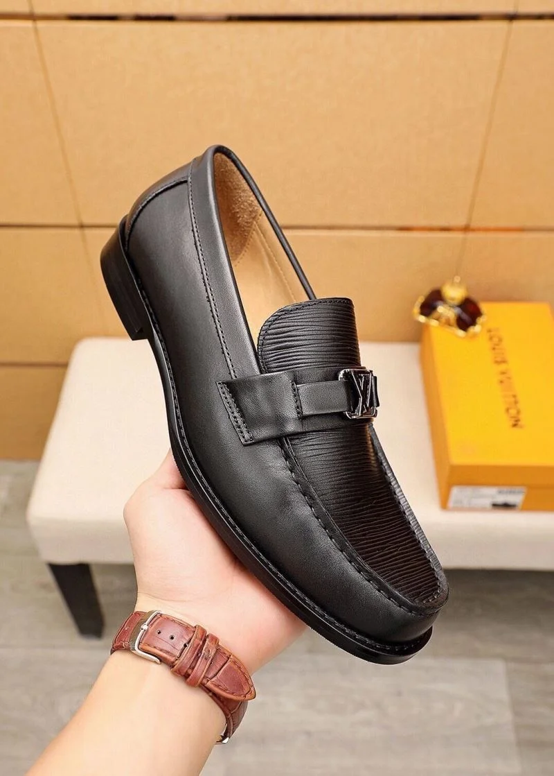 Sporty Louis Vuitton Business Shoes 32990